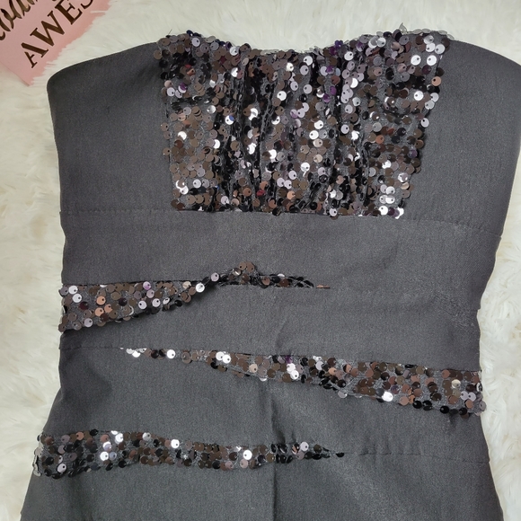 Women dress - Picture 3 of 5